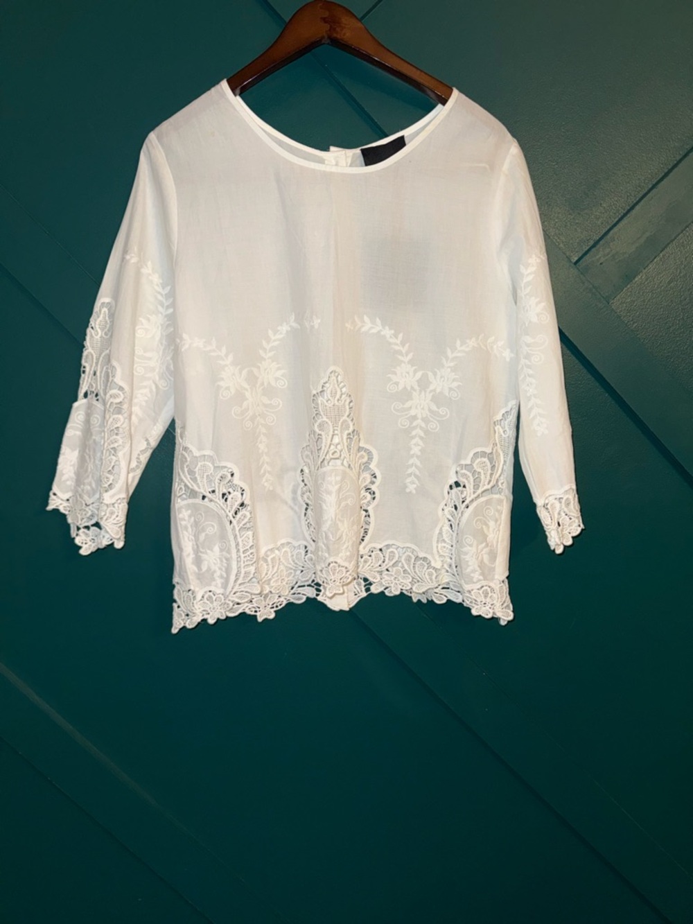 Cynthia Rowley White Embroidered Lace-Hem Blouse